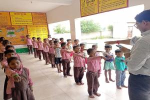 अयोध्या: स्वच्छता पखवाड़ा शुरू, बच्चों संग शिक्षकों ने ली शपथ, शुरु हुईं गतिविधियां
