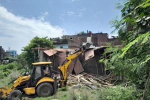 रुद्रपुर: नगर निगम ने अटरिया रोड पर किया अतिक्रमण ध्वस्त, हड़कंप