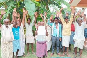 बहराइच में किसानों का प्रदर्शन, बोले- छुट्टा मवेशियों से बचाओ सरकार, वरना... 