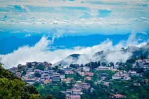 Uttarakhand Weather: 1 हफ्ते बाद देहरादून को उमस भरी गर्मी से मिली राहत