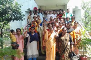 रुद्रपुर: इंटर्राक कंपनी श्रमिक परिवार के साथ पहुंचे डीएम दफ्तर...बहाली की उठाई मांग