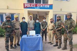 जम्मू-कश्मीर: बडगाम में एक आतंकवादी सहयोगी समेत गिरफ्तार