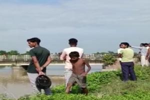 बहराइच: पारिवारिक विवाद में युवक ने लगाई सरयू में छलांग, तलाश में जुटे गोताखोर