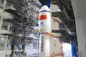 China: अंतरिक्ष स्टेशन संयोजन से अलग हुआ तियानझोउ-5 कार्गो अंतरिक्ष यान 