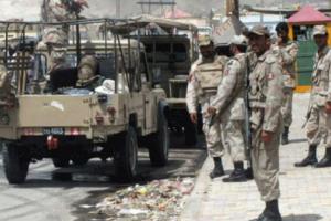 पाकिस्तान में सुरक्षाबलों और आतंकवादियों की झड़प में चार सैनिक और 12 आतंकवादी मारे गए 
