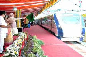 पीएम मोदी कल नौ वंदे भारत ट्रेनों को दिखाएंगे हरी झंडी, इन राज्‍यों को मिलेगा लाभ