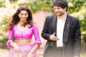 राजश्री बैनर की फिल्म 'दोनों' का गाना 'रांगला' रिलीज, दिखी राजवीर-पलोमा की खूबसूरत केमिस्ट्री