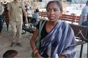 कानपुर में बदमाशों ने दी खुली चुनौती, इधर पुलिस कमिश्रर गए, उधर महिला से लूटा मंगलसूत्र, फूट-फूटकर रोने लगी पीड़िता