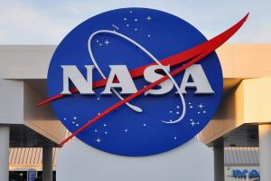 आर्टेमिस मिशन के लिए अंतरिक्ष प्रक्षेपण प्रणाली की लागत 'असहनीय': NASA
