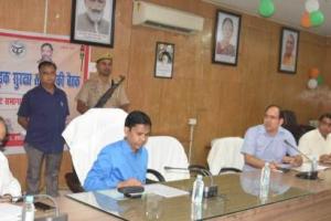 लखीमपुर-खीरी: डीएम ने ली जनपदीय सड़क सुरक्षा समिति की बैठक, दिए निर्देश