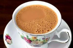 सुबह उठते ही पीते हैं चाय?, ये आदत न पहुंचा दे कहीं आपकी सेहत को नुकसान