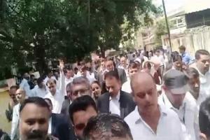 मुरादाबाद : हापुड़ में अधिवक्ताओं पर लाठीचार्ज के विरोध में कलमबंद हड़ताल पर रहे वकील, दी चेतावनी 