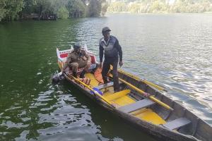 नैनीताल: नैनी झील में शव उतरा रहा था, पुलिस ने बाहर निकाला