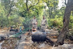 काशीपुर: आबकारी विभाग ने हजारों लीटर लहन किया नष्ट