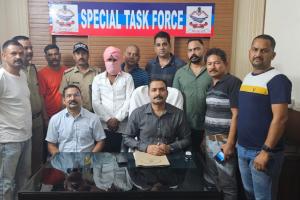 रुद्रपुर: एसटीएफ ने दबोचा हथियारों का सौदागर, अवैध हथियार बरामद