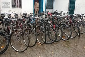 रुद्रपुर: ट्रांजिट कैंप पुलिस ने किया साइकिल चोर गिरोह का पर्दाफाश, दो लाख कीमत की 28 साइकिलें की बरामद