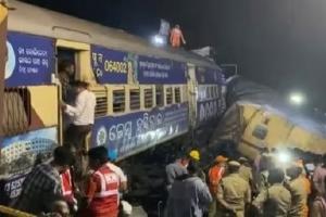 आंध्र रेल हादसाः मरने वालों की संख्या बढ़कर 14 हुई, 50 लोग घायल 