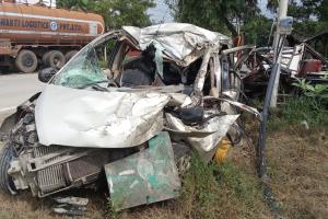 वाराणसी में ट्रक से भिड़ी कार, पीलीभीत के 8 श्रद्धालुओं की मौत