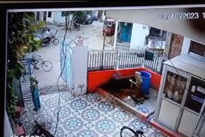 हरदोई: दिनदहाड़े बाइक पर चोरों ने साफ किया हाथ, CCTV में कैदी हुई चोरी की घटना