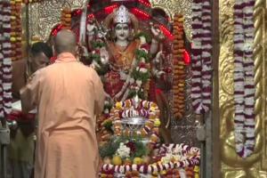 नवरात्रि के पहले दिन सीएम योगी ने की मां भगवती से प्रदेश वासियों के खुशहाली की कामना