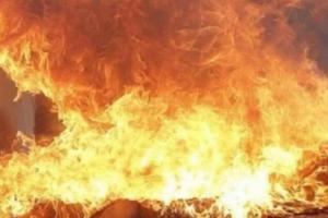 फिरोजाबाद: फर्नीचर मार्केट में लगी आग, करोड़ों का हुआ नुकसान