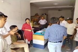 फर्रुखाबाद: आतिशबाजी के कारोबारी सपा नेता के आवास व प्रतिष्ठान पर जीएसटी टीम का छापा