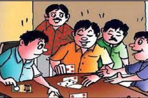 संभल: घर में जुआ खेलते आठ युवकों को पकड़ा, एसपी के आदेश पर की गई कार्रवाई,76,060 रुपये बरामद