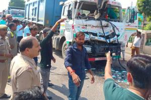Hamirpur News: अनियंत्रित डंपर की टक्कर से ट्रक में लगी आग, केबिन में फंसने से चालक झुलसा, अस्पताल में भर्ती
