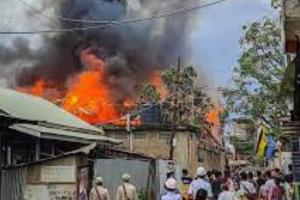 मणिपुर में नए सिरे से हिंसा, इंफाल में दो घरों में आग लगाई 