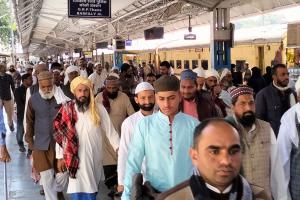 बरेली: सकलैन मियां के आखिरी दीदार को ट्रेनों के जरिए पहुंच रहे मुरीदीन 