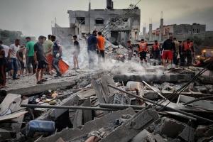 Israel-Hamas War: इजराइली युद्धक विमानों ने समूचे गाजा में कई जगहों पर किये हमले  