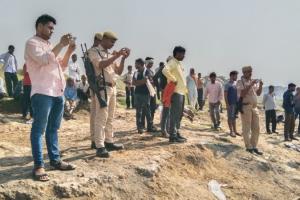 Kanpur Dehat: दो सगे भाईयों की हत्या का मामला… कड़ी सुरक्षा में हुआ अंतिम-संस्कार, परिजनों को पांच-पांच लाख रुपये की मदद