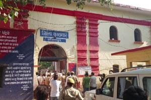 कड़ी सुरक्षा के बीच आजम खान को सीतापुर जेल में किया गया शिफ्ट 