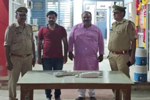 बिजनौर : धर्मकांटा संचालक पर फायरिंग करने वाले गिरफ्तार, राइफल व कार भी बरामद