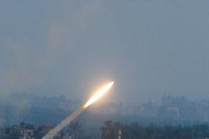फिलिस्तीनी उग्रवादियों ने इजराइल में दागे दर्जनों रॉकेट, देशभर में सुनाई दिए सायरन.... युद्ध की घोषणा