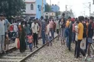 दर्दनाक: ट्रेन से कटकर एक ही परिवार की दो महिलाओं की मौत, दो बच्चे घायल 