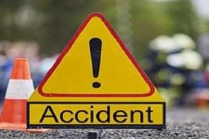 रामपुर : सड़क हादसे में महिला की मौत, पति सहित दो घायल