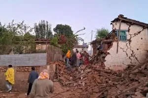 भूकंप पीड़ितों को मदद पहुंचाने की कोशिश में जुटी नेपाल सरकार 