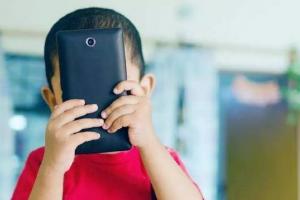 इंटरनेट से रहें सावधान! बच्चे हो रहे हैं डिसऑर्डर के शिकार, जानिए बचने के उपाय 