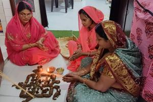 बरेली: शहर से लेकर देहात तक धूमधाम से मनाया गया गोवर्धन पूजा