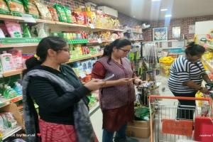 कानपुर: खाद्य विभाग की छापेमारी, दो जगहों से पकड़ा हलाल सर्टिफाइड प्रोडक्ट, रिपोर्ट दर्ज करने के आदेश