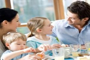 माता-पिता को बच्चों के साथ वास्तव में क्या करने और कहने की ज़रूरत, जानिए प्रोत्साहित करने के 3 तरीके 