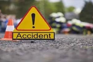 बिजनौर: जेसीबी की चपेट में आकर बाइक सवार की मौत, दो साथी गंभीर घायल