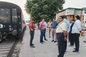 शाहजहांपुर: डीआरएम ने 125 किमी प्रतिघंटा की स्पीड से किया ट्रायल
