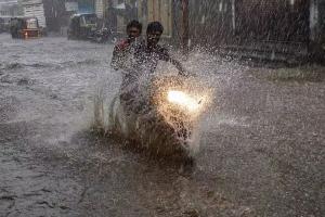 गुजरात में बेमौसम बारिश के बाद बिजली गिरने से 20 लोगों की मौत, अमित शाह ने जताया शोक  
