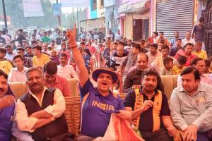 बरेली:  World Cup फाइनल की दीवानगी...भारत-ऑस्ट्रेलिया मैच का जगह-जगह LIVE प्रसारण