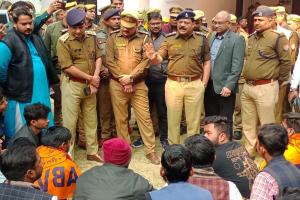 लखीमपुर-खीरी: छात्र की मौत पर आरोपियों की गिरफ्तारी की मांग, एबीवीपी ने डीएम दफ्तर घेरा...जानिए पूरा मामला 