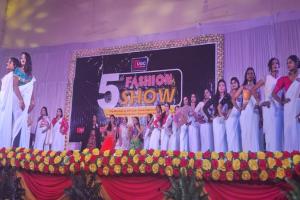 सुलतानपुर: फैशन शो में डिप्लोमा के विद्यार्थियों ने बिखेरा जलवा