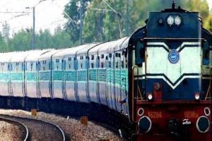 शांतिपुरी: ट्रेन की चपेट में आने से स्कूली छात्र का पैर कटा