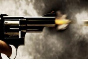 अलीगढ़ में बड़ी घटना, महिला को दारोगा ने मारी गोली - हुआ फरार 